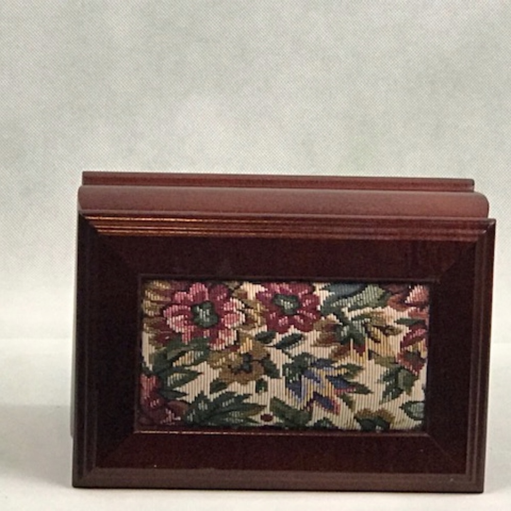 Jewelry box - Picture 2 of 5
